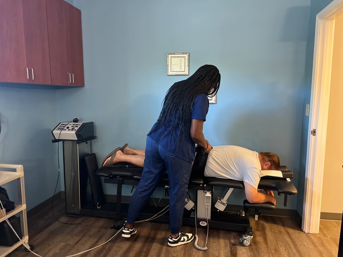 Spinal Decompression Therapist Providing treatment Lincolnton NC